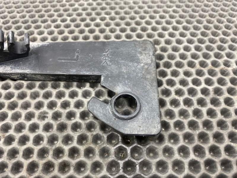 Кронштейн, 600 рублей, Калининград