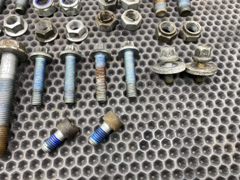 Болты, 1700 рублей, Калининград