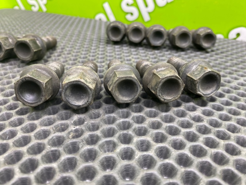 Колесные болты, 1700 рублей, Тверь