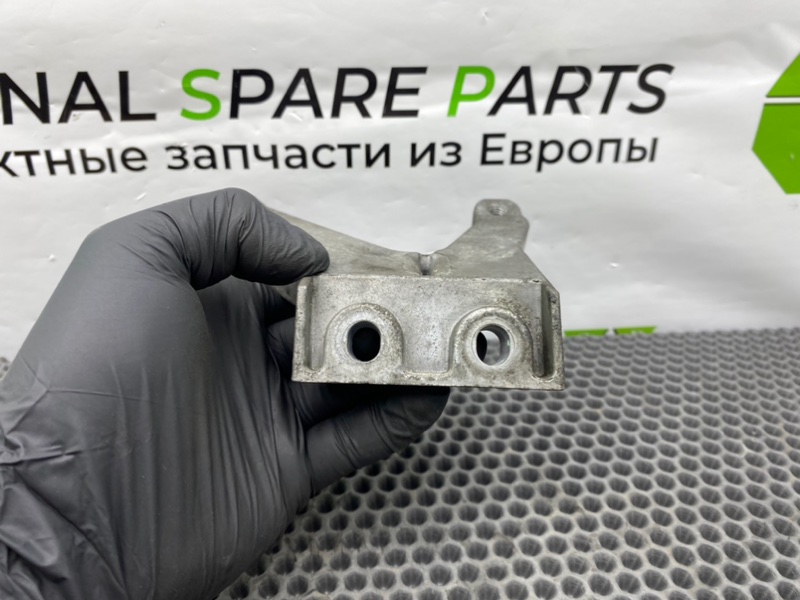 Кронштейн, 900 рублей, Калининград