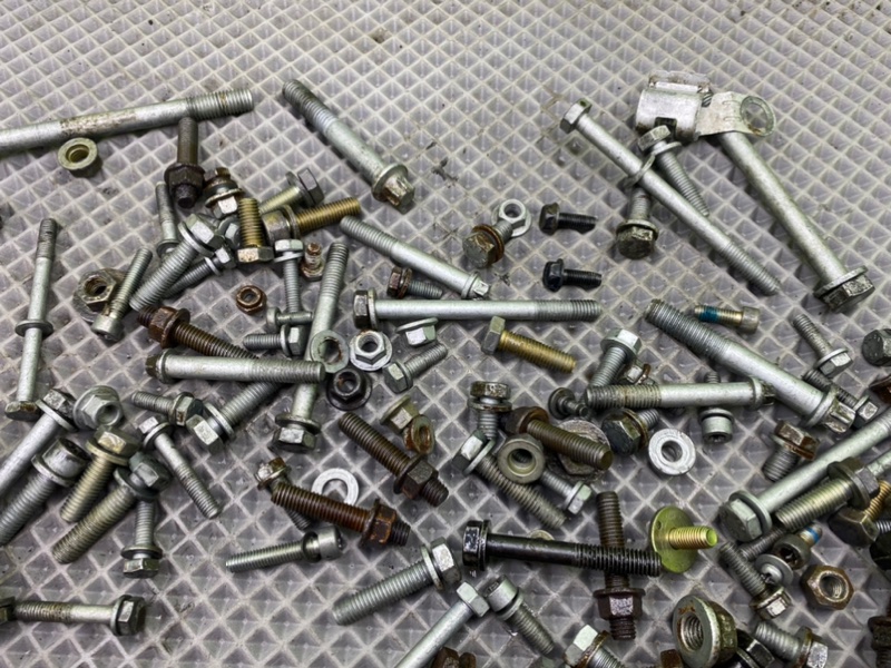 Болты, 1500 рублей, Калининград