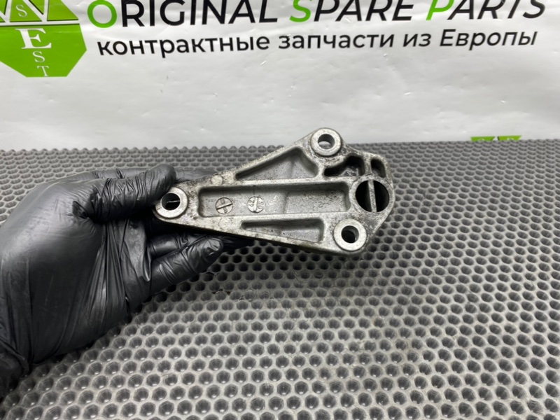 Кронштейн, 1100 рублей, Калининград