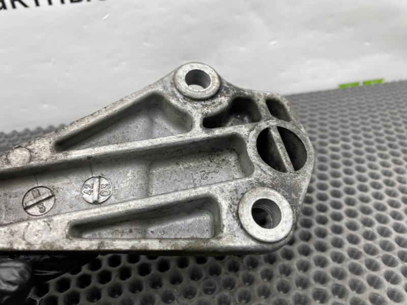 Кронштейн, 1100 рублей, Калининград