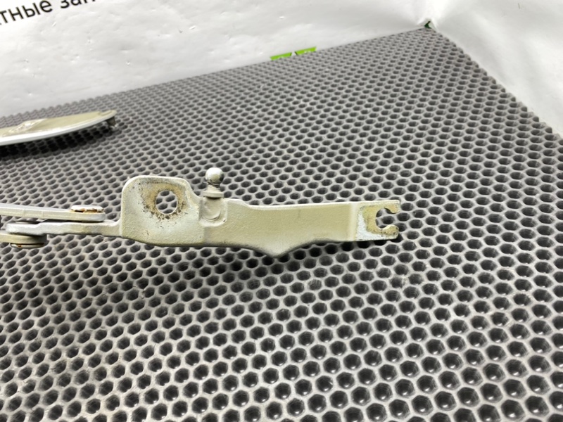 Петли багажника, 1200 рублей, Калининград