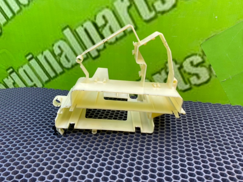 Кронштейн, 600 рублей, Калининград