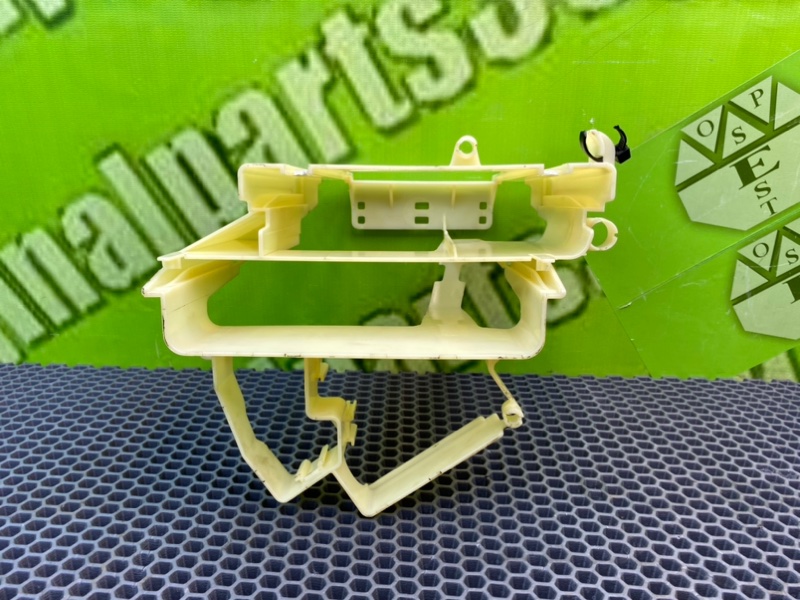 Кронштейн, 600 рублей, Калининград