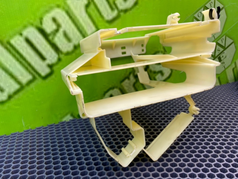 Кронштейн, 600 рублей, Калининград