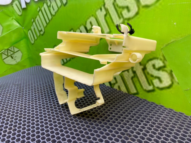 Кронштейн, 600 рублей, Калининград