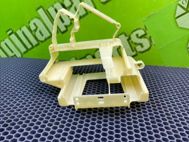 Кронштейн, 600 рублей, Калининград