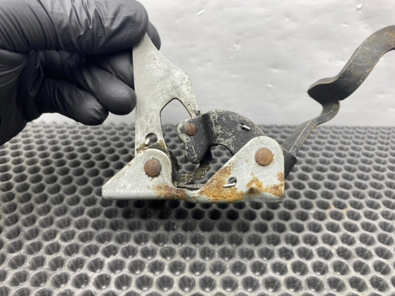 Замок капота, 1900 рублей, Калининград