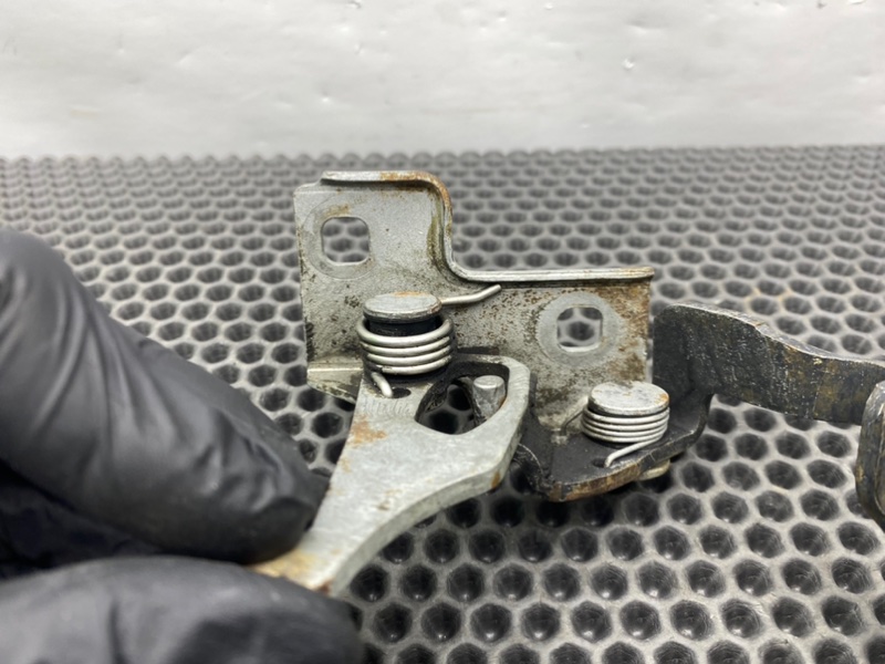 Замок капота, 1900 рублей, Калининград