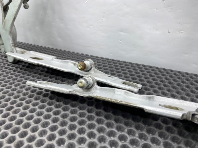 Петли капота, 1900 рублей, Калининград