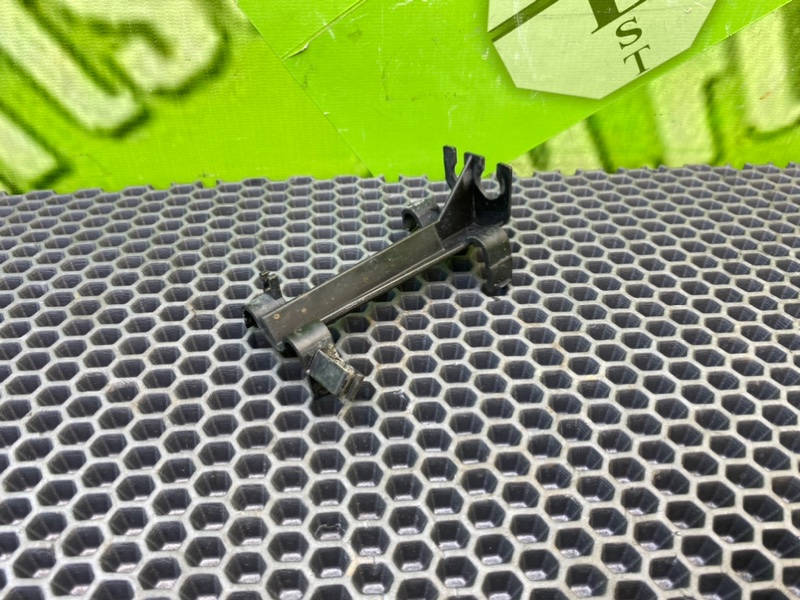 Кронштейн, 600 рублей, Калининград