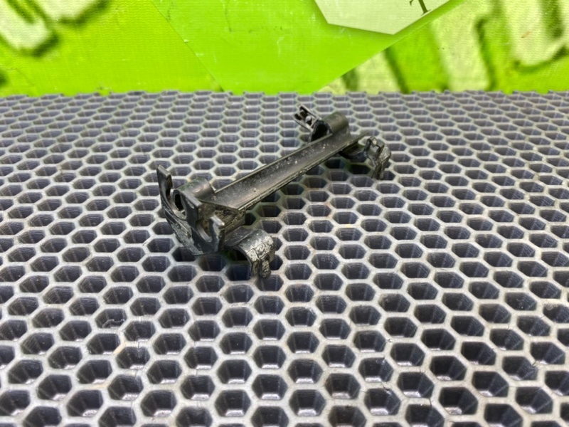 Кронштейн, 600 рублей, Калининград