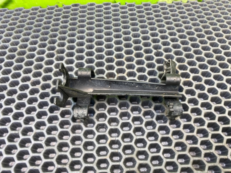 Кронштейн, 600 рублей, Калининград