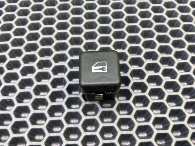 Кнопка центрального замка, 700 рублей, Калининград