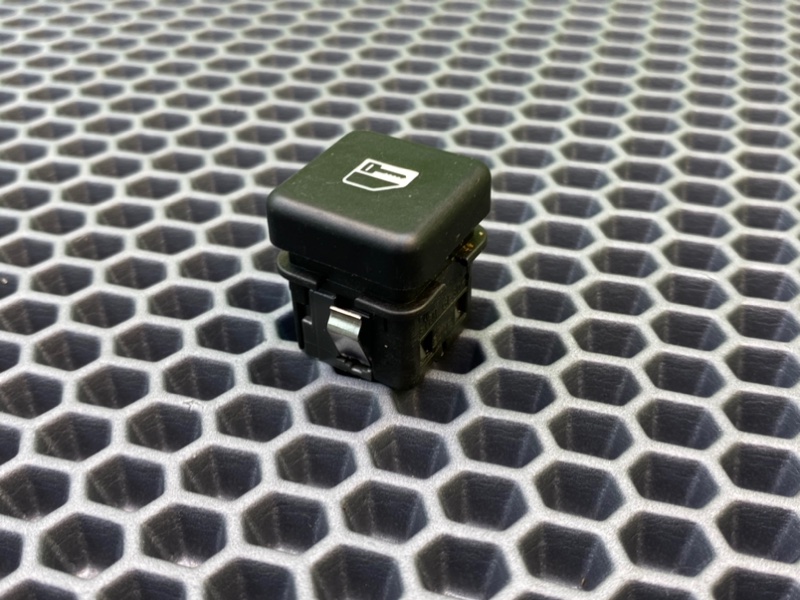 Кнопка центрального замка, 700 рублей, Калининград