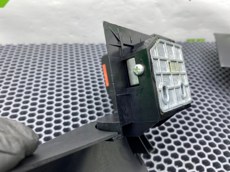 Кронштейн полки багажника, 1200 рублей, Калининград