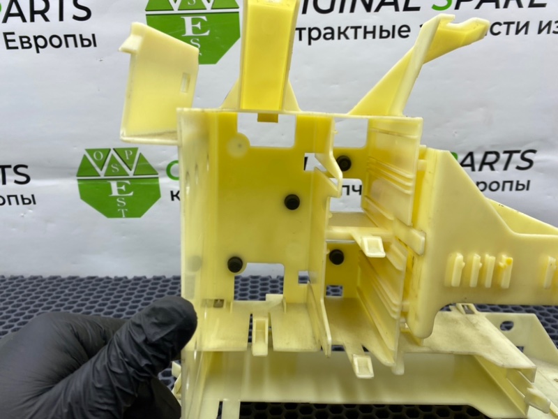 Кронштейн блока предохранителей, 1000 рублей, Калининград