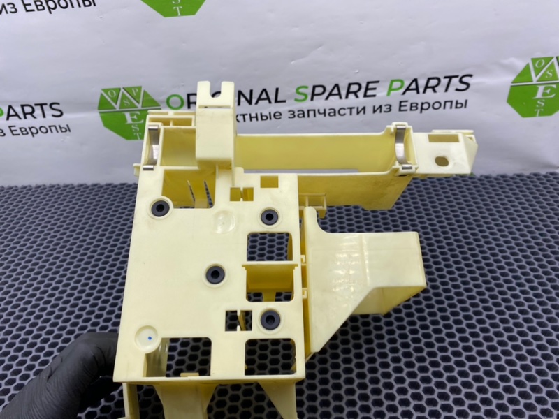 Кронштейн блока предохранителей, 1000 рублей, Калининград