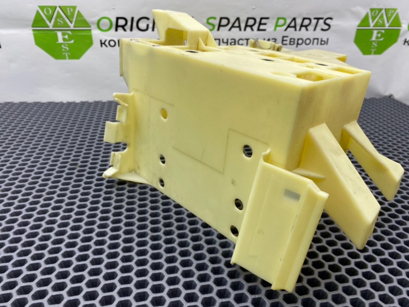 Кронштейн блока предохранителей, 1000 рублей, Калининград