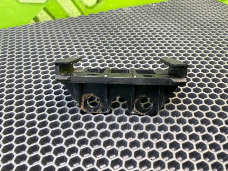 Кронштейн бампера, 700 рублей, Калининград