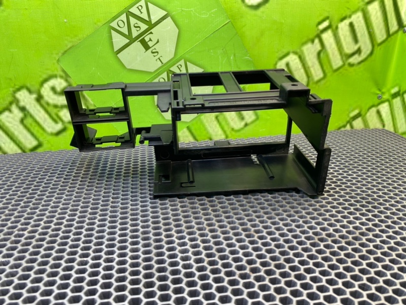 Кронштейн, 600 рублей, Калининград