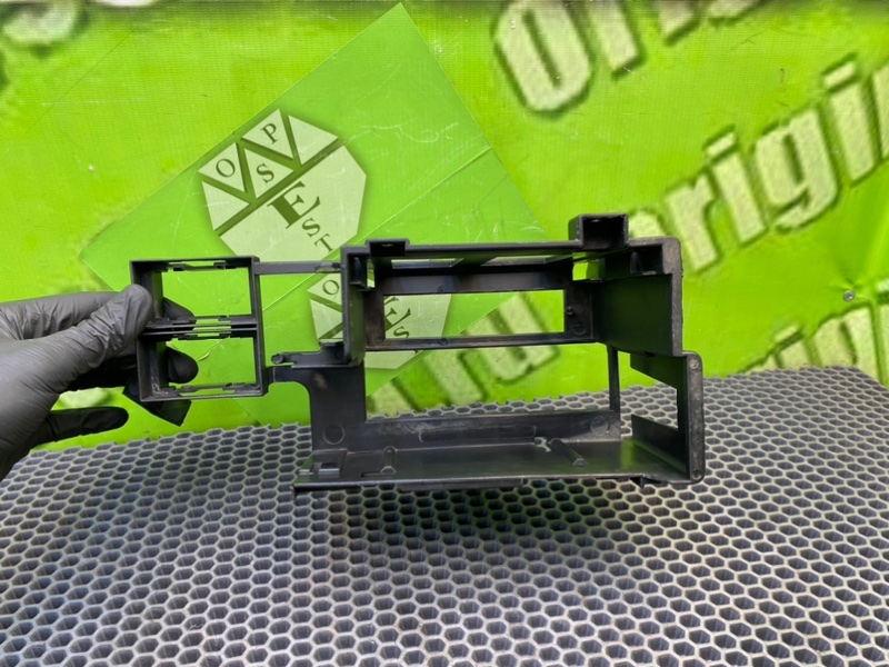 Кронштейн, 600 рублей, Калининград