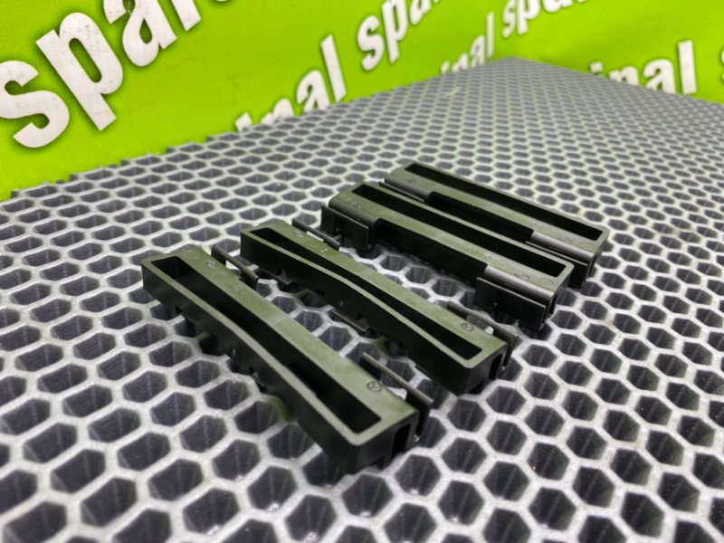 Кронштейны, 1000 рублей, Калининград