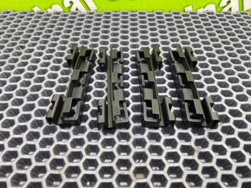 Кронштейны, 1000 рублей, Калининград