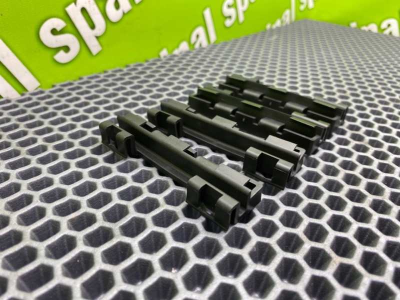 Кронштейны, 1000 рублей, Калининград