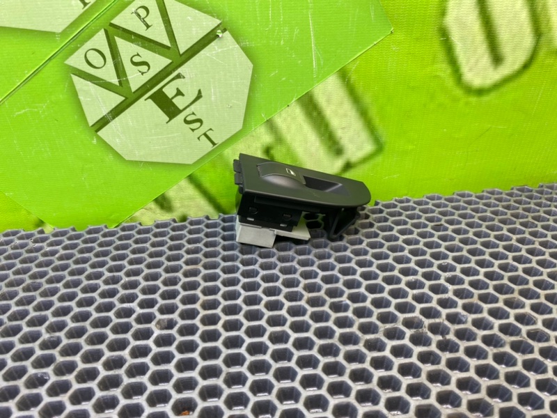 Кнопка стеклоподъемника, 1000 рублей, Калининград