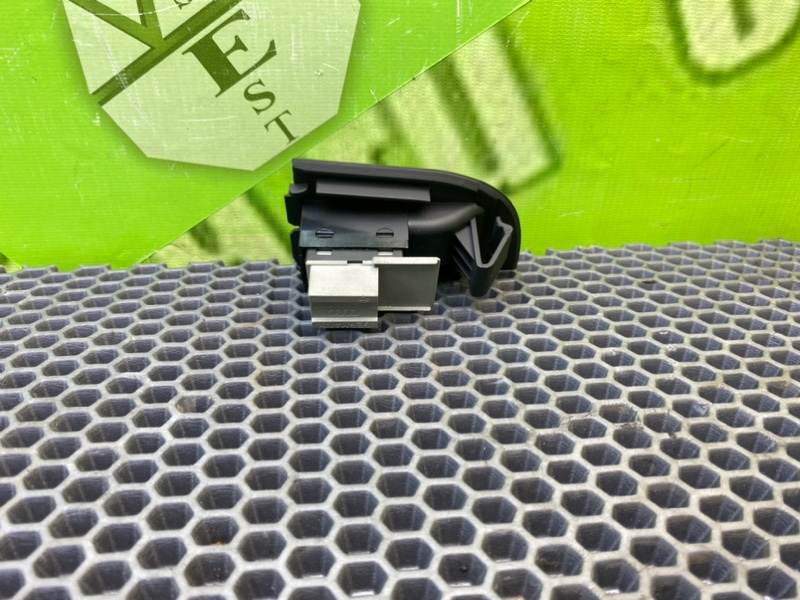 Кнопка стеклоподъемника, 1000 рублей, Калининград