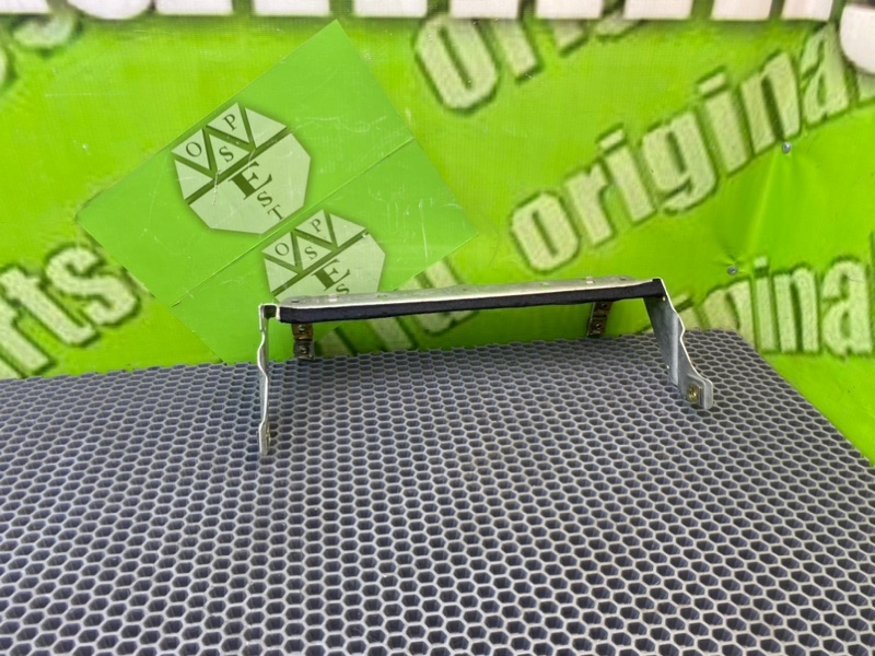 Кронштейн, 1300 рублей, Калининград