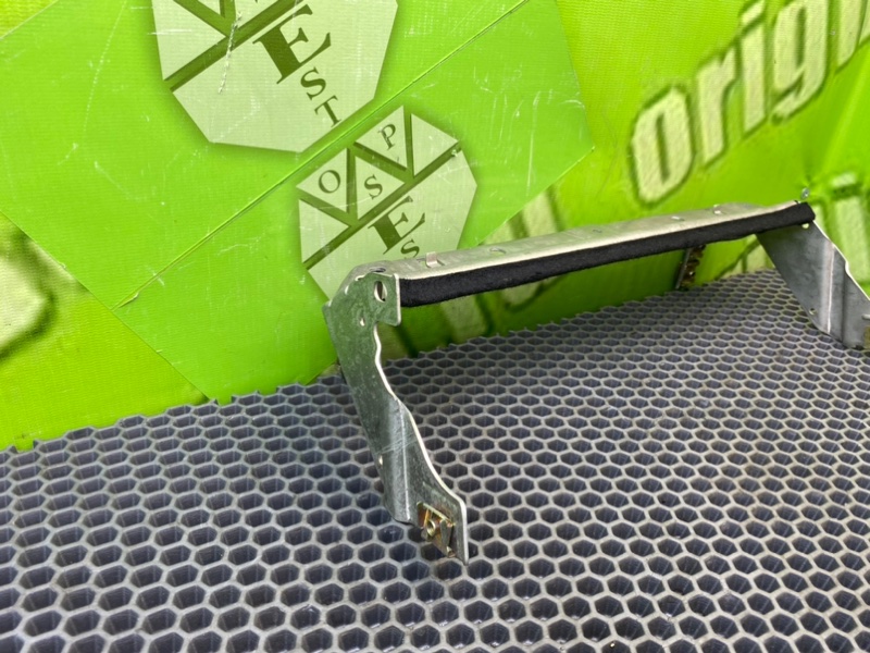 Кронштейн, 1300 рублей, Калининград