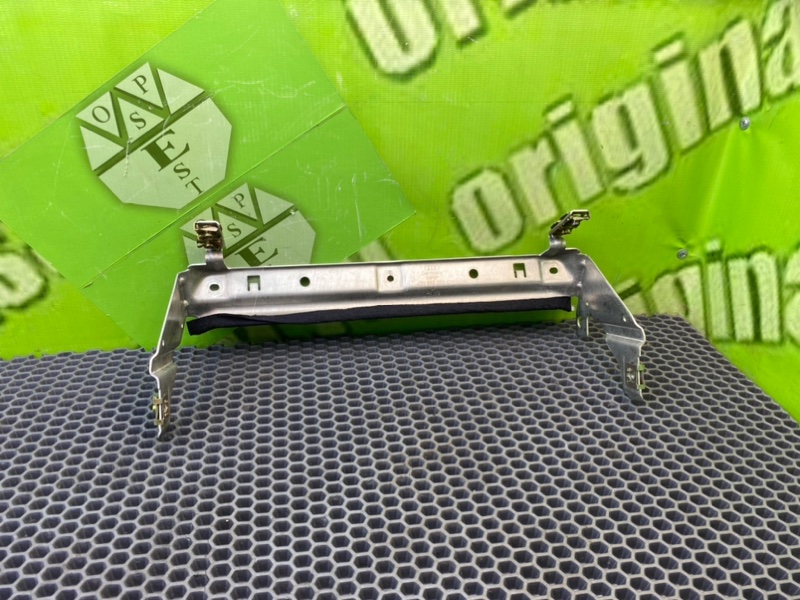 Кронштейн, 1300 рублей, Калининград