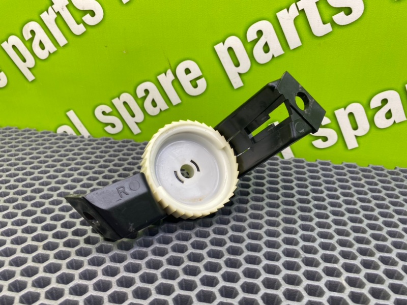 Кронштейн, 600 рублей, Калининград