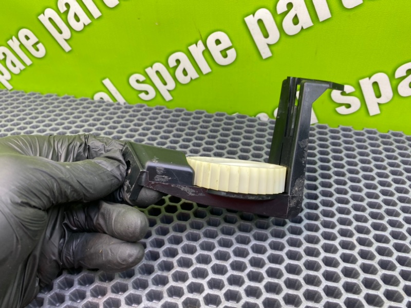 Кронштейн, 600 рублей, Калининград