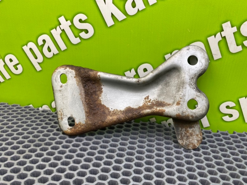 Кронштейн, 700 рублей, Калининград