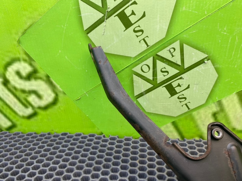 Кронштейн впускного коллектора, 1000 рублей, Калининград