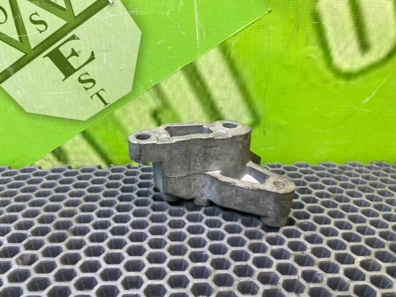 Кронштейн, 600 рублей, Калининград