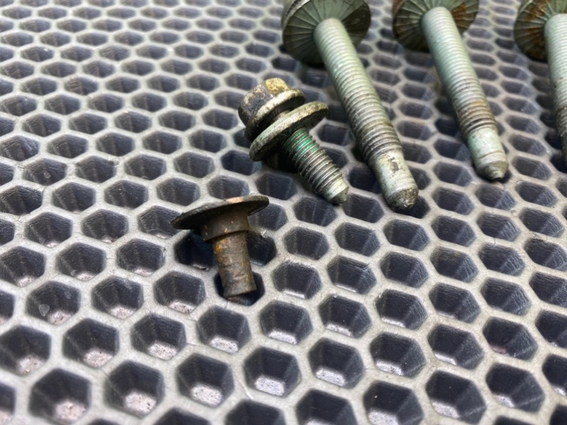 Болты подрамника, 1700 рублей, Калининград