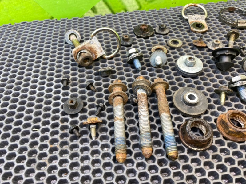 Болты подрамника, 2200 рублей, Калининград