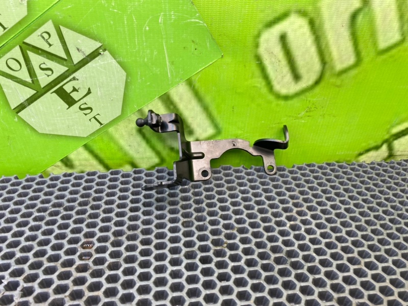 Кронштейн, 600 рублей, Калининград