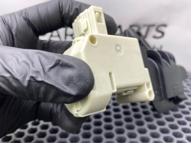 Замок бардачка, 1000 рублей, Калининград