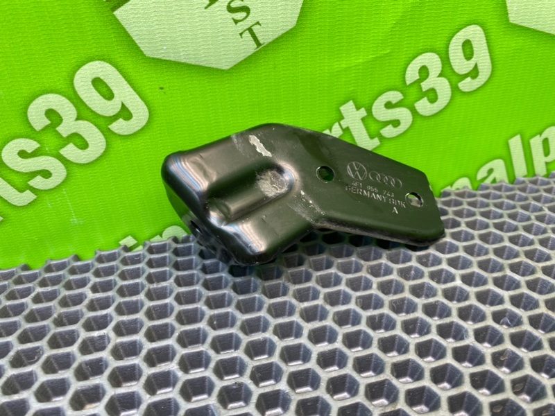 Кронштейн, 600 рублей, Калининград