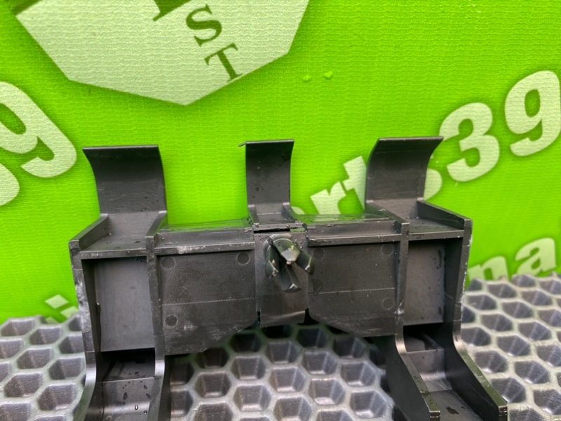 Кронштейн порога, 800 рублей, Калининград