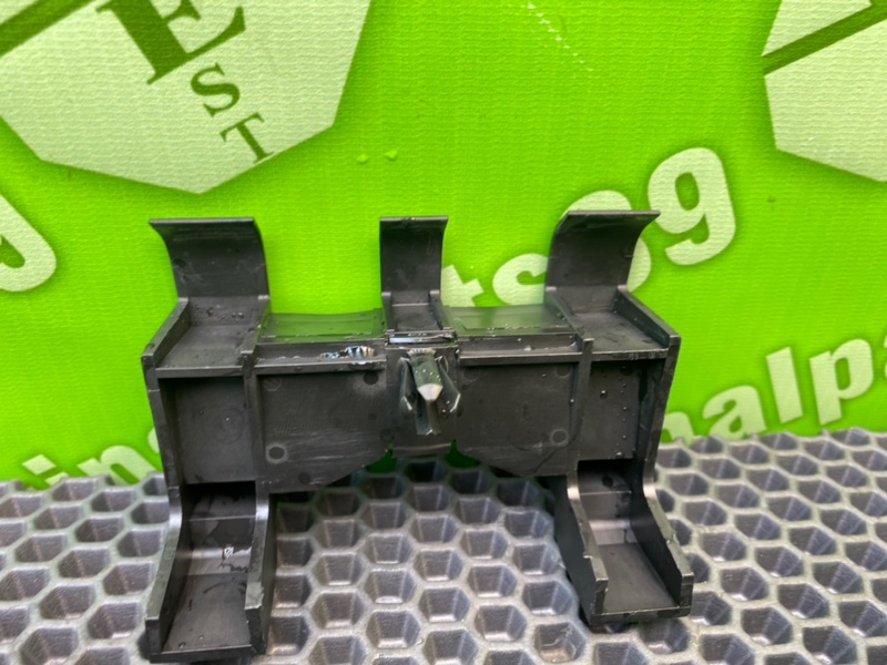 Кронштейн порога, 800 рублей, Калининград