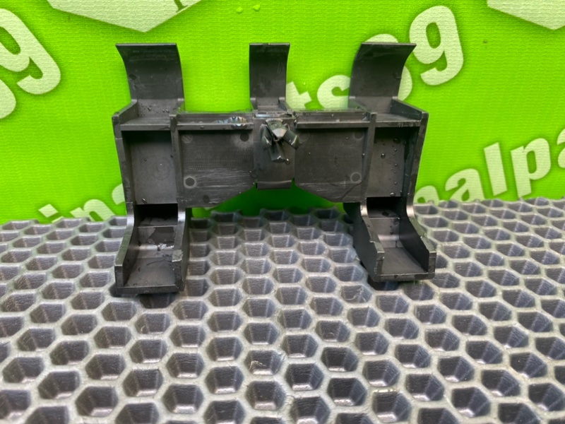 Кронштейн порога, 800 рублей, Калининград