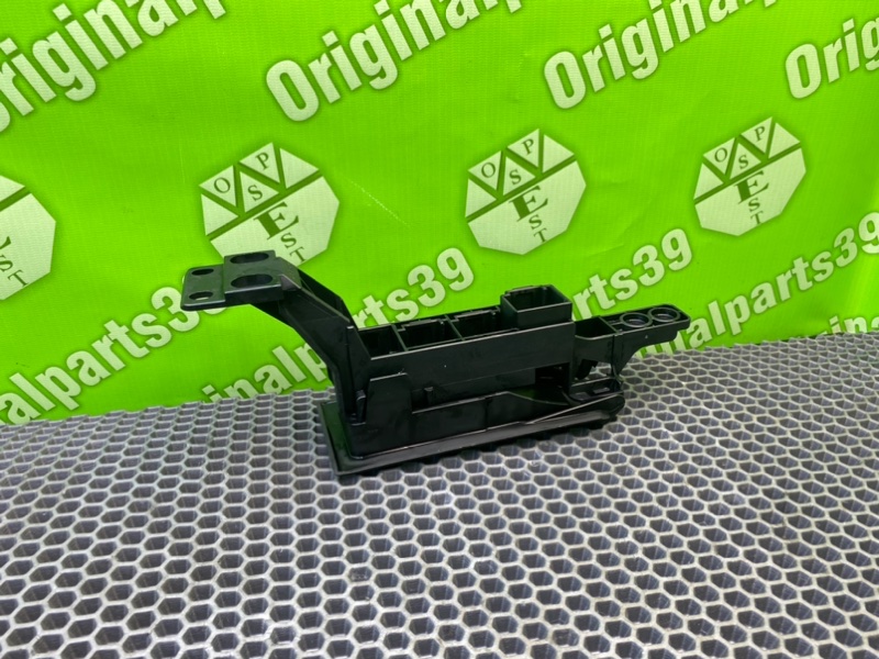 Кронштейн, 600 рублей, Калининград